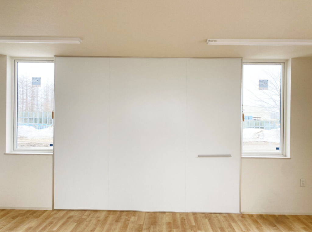 授業の効率化を最大化する「壁一面ビューボード」の提案