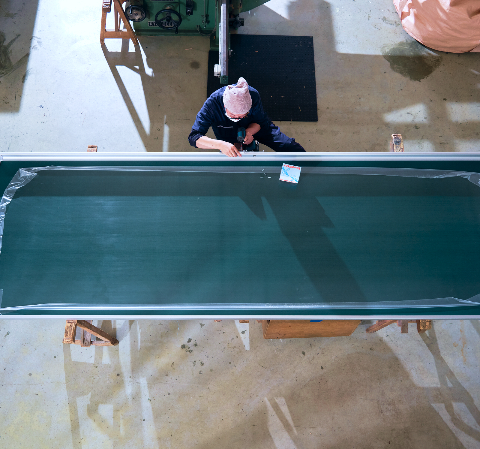 工場での作業風景