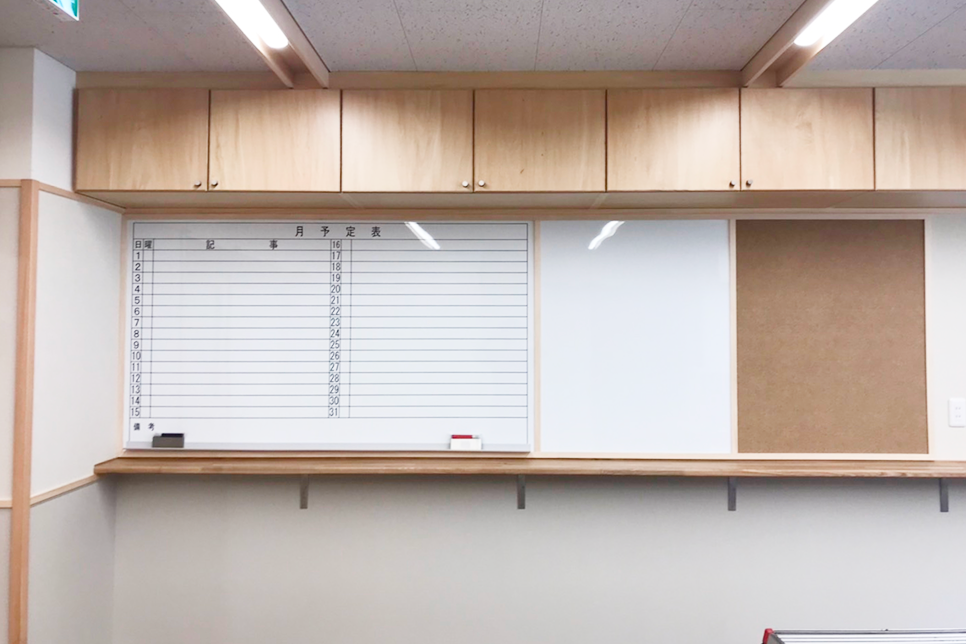 壁面掲示板への印刷事例