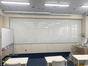 〇〇大学　ホワイトボード貼替工事～ホワイトボードは消しやすさも大事～