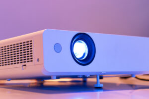 学校の授業に最適なプロジェクターの選び方。おすすめ商品も紹介！