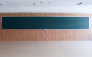 【学習塾・予備校向け】黒板の選び方｜サイズ・種類・貼り替えのポイント