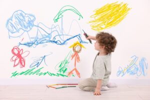 【保育園・こども園・幼稚園向け】電子黒板でできることは？活用方法と選び方を解説